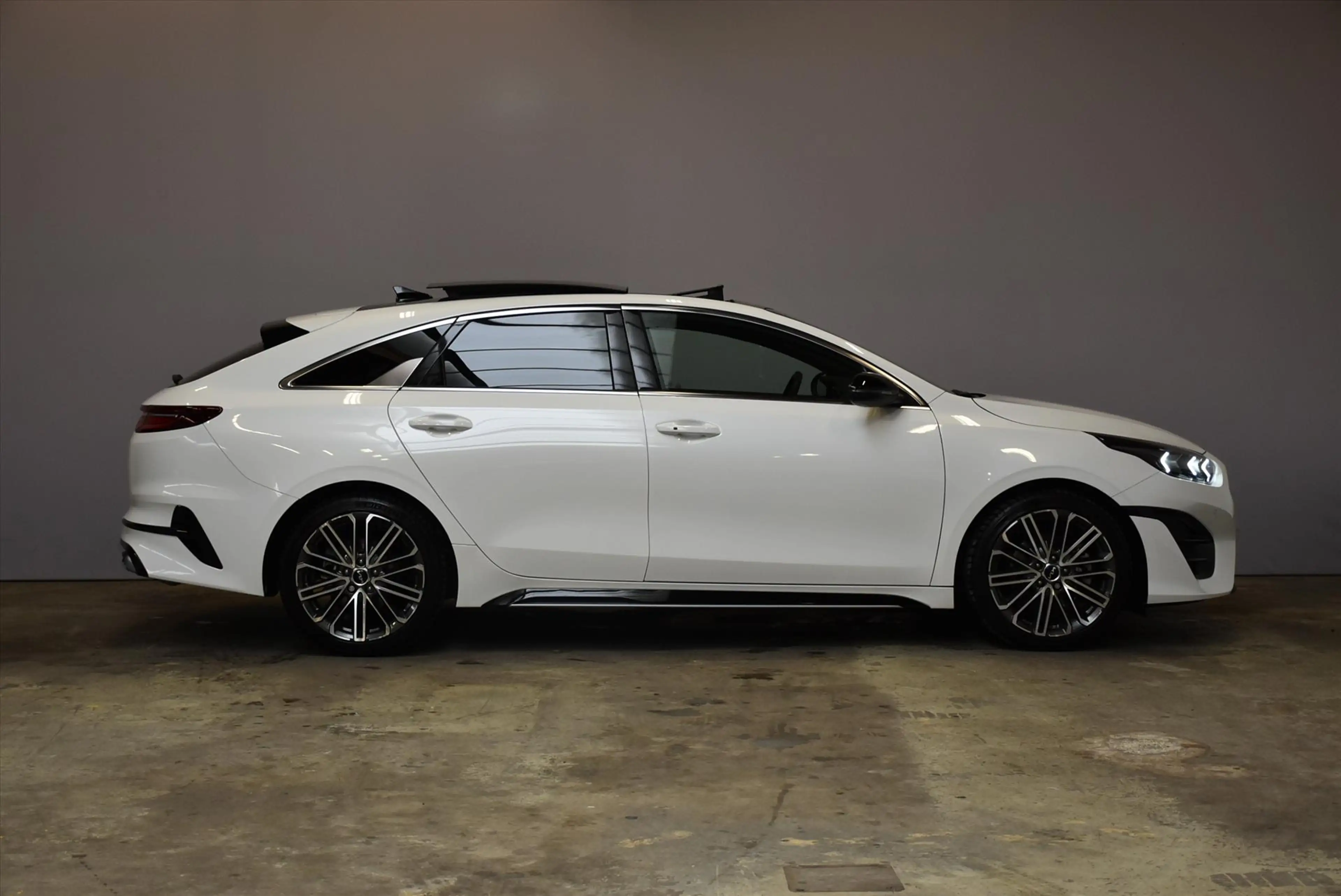 Kia ProCeed / pro_cee'd 1.5 T-GDi 140pk DCT7 GT-PlusLine PANO DAK — photo 5