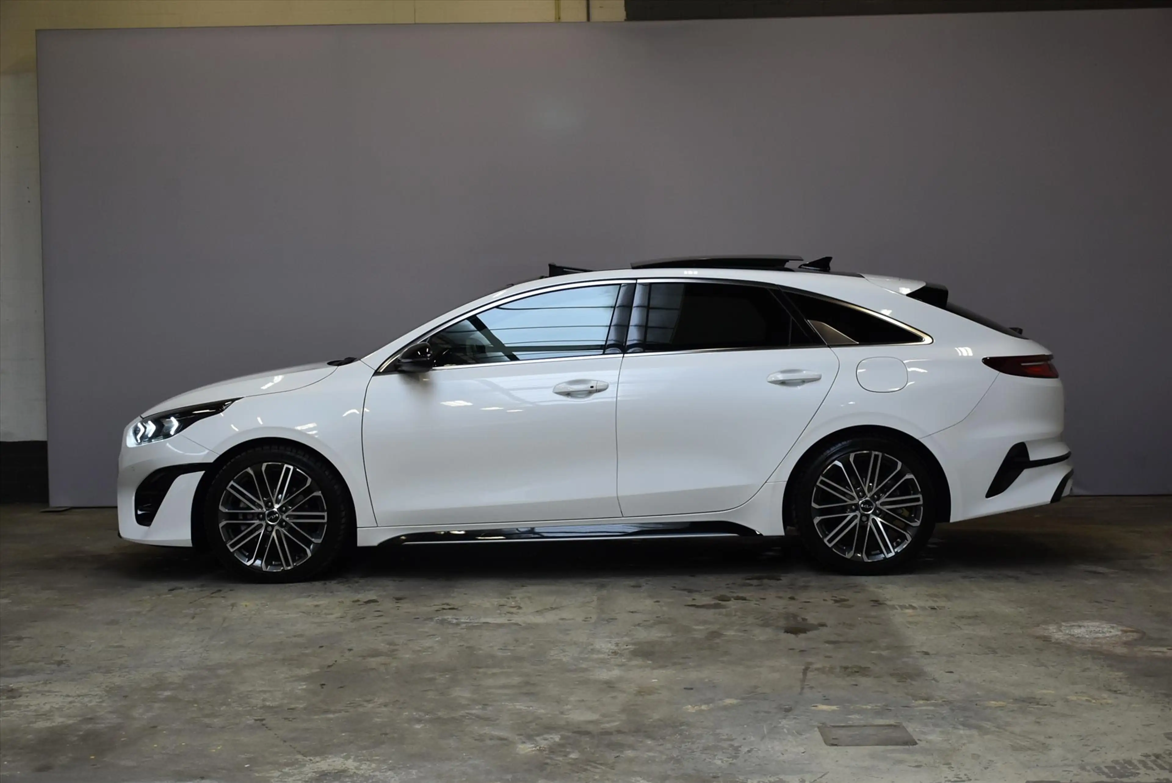 Kia ProCeed / pro_cee'd 1.5 T-GDi 140pk DCT7 GT-PlusLine PANO DAK — photo 4