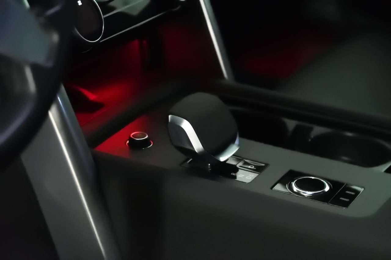 2023 Land Rover Discovery R-Dynamic S / Hitch / Heads up / Carplay / Vehicle thumb 13