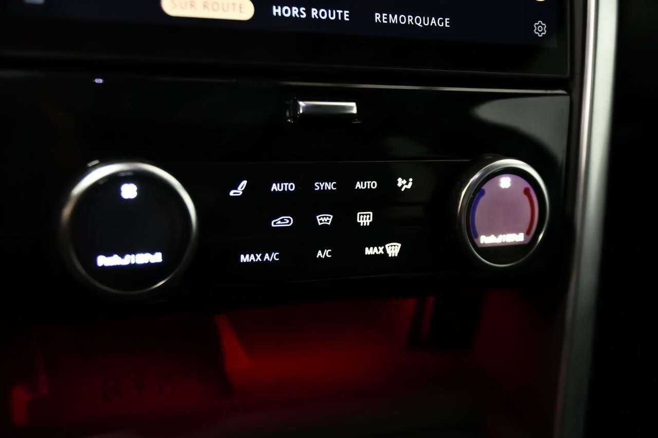 2023 Land Rover Discovery R-Dynamic S / Hitch / Heads up / Carplay / Vehicle thumb 24