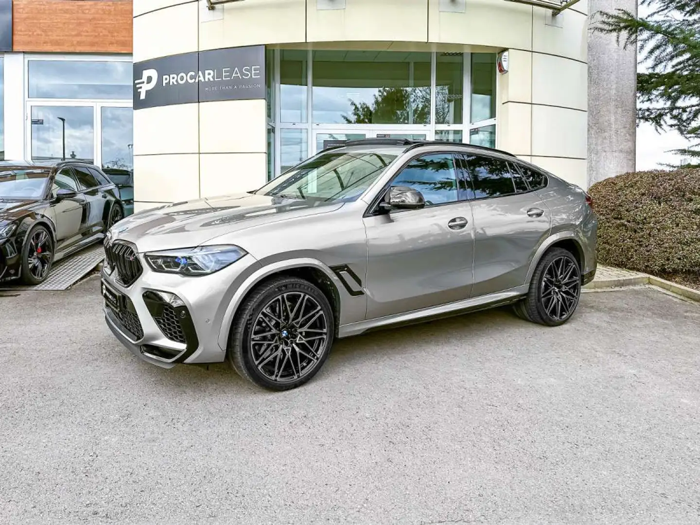 BMW X6 M Competition,/Pano/Display/Soft/Keles/360 ACC+ AHK Gris - 1