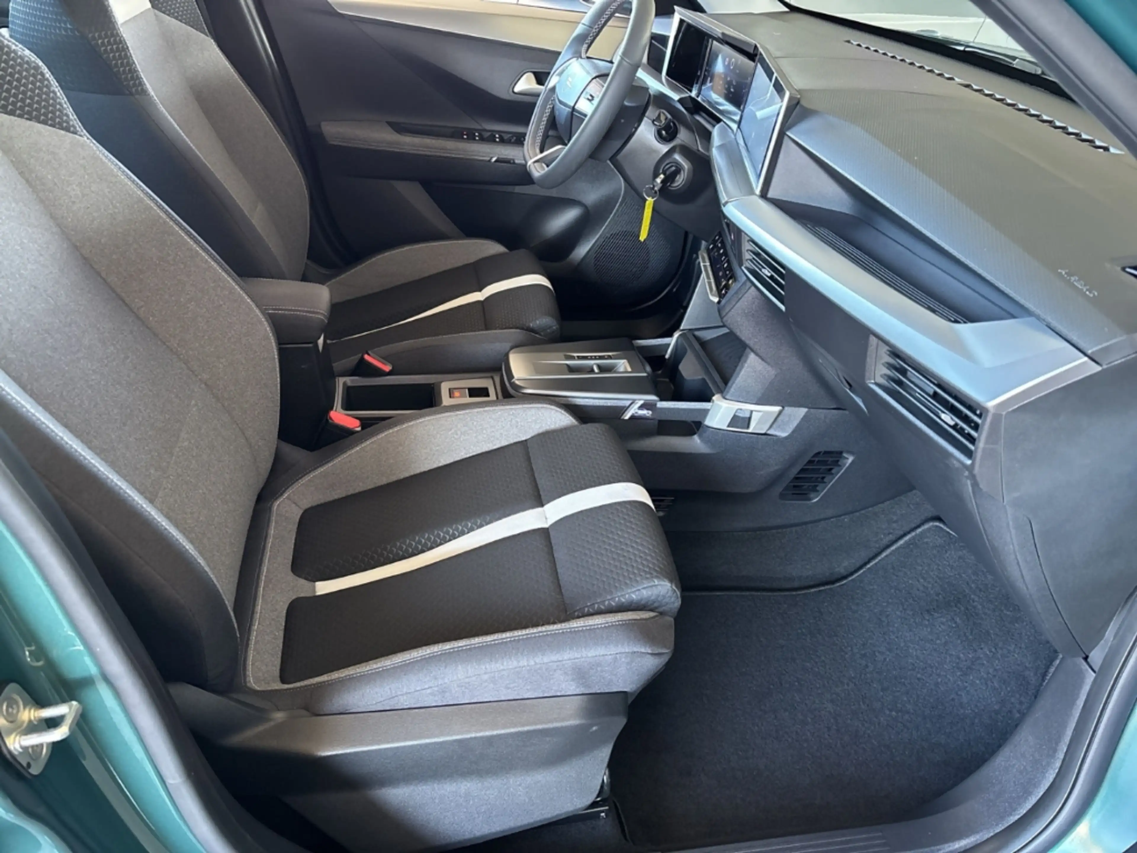 Opel Frontera GS 1.2 MHEV AT +Allwetter+TECH-Paket — photo 13