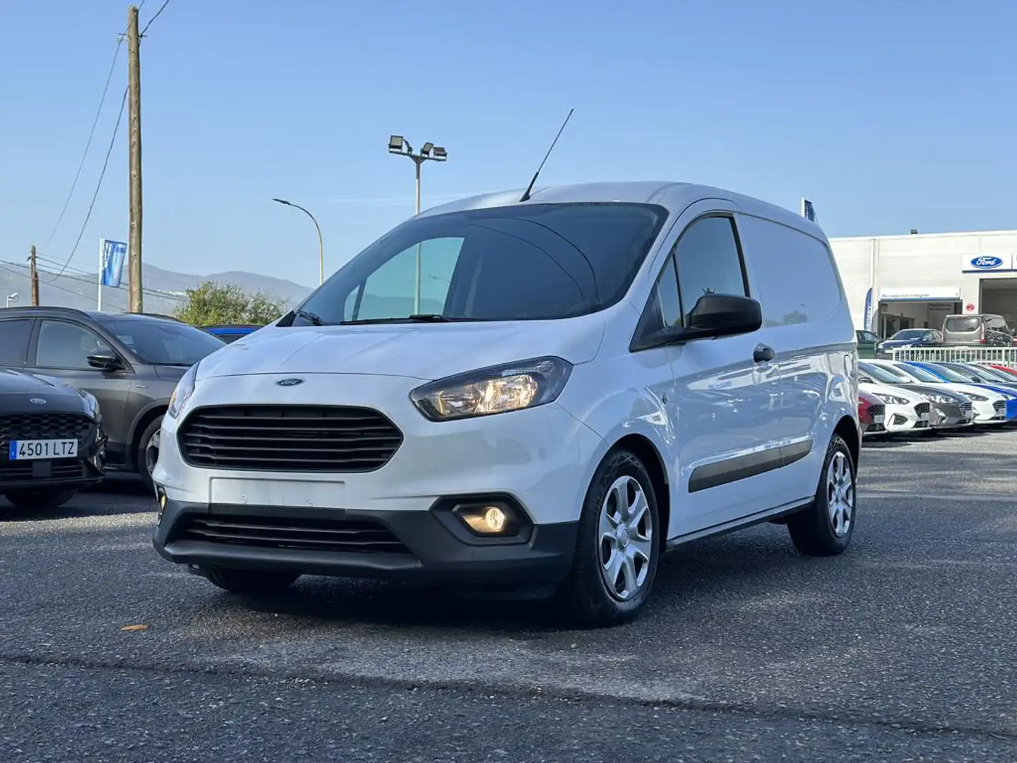 Ford Transit Courier VAN TREND 1.5 TDCi 75KW (100CV) Eu Blanc - 1