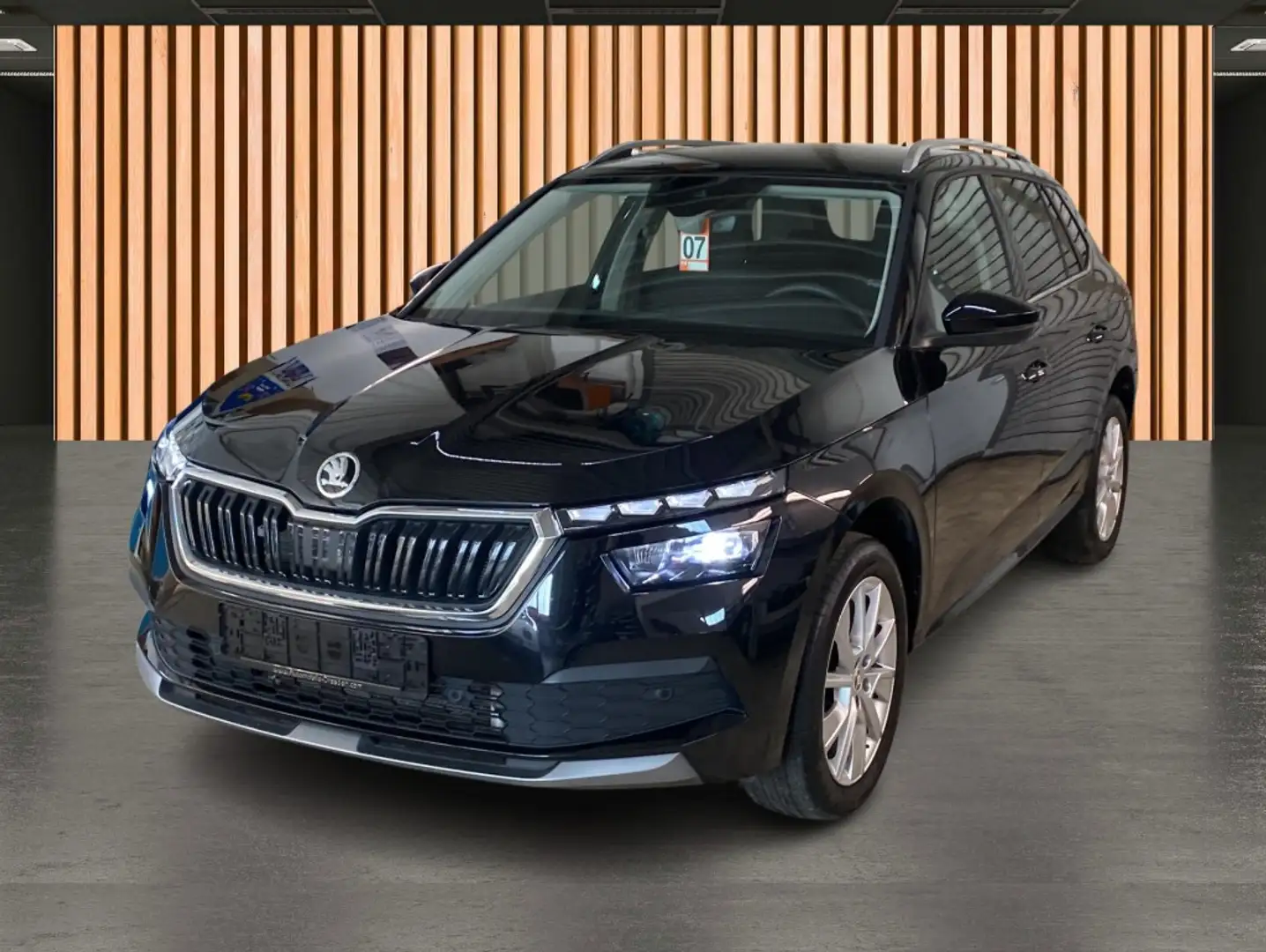 Skoda Kamiq 1.0 TSI DSG Ambition*Navi*Kamera*Voll LED* crna - 2