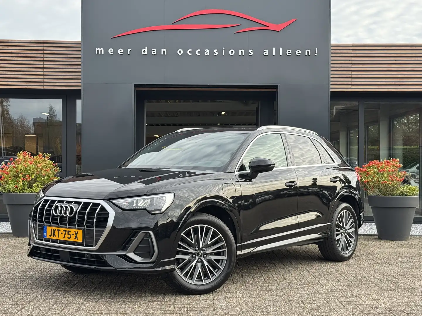 Audi Q3 45 TFSIe PHEV 245 Pk S-Line S-Tronic 19 Inch Schwarz - 1