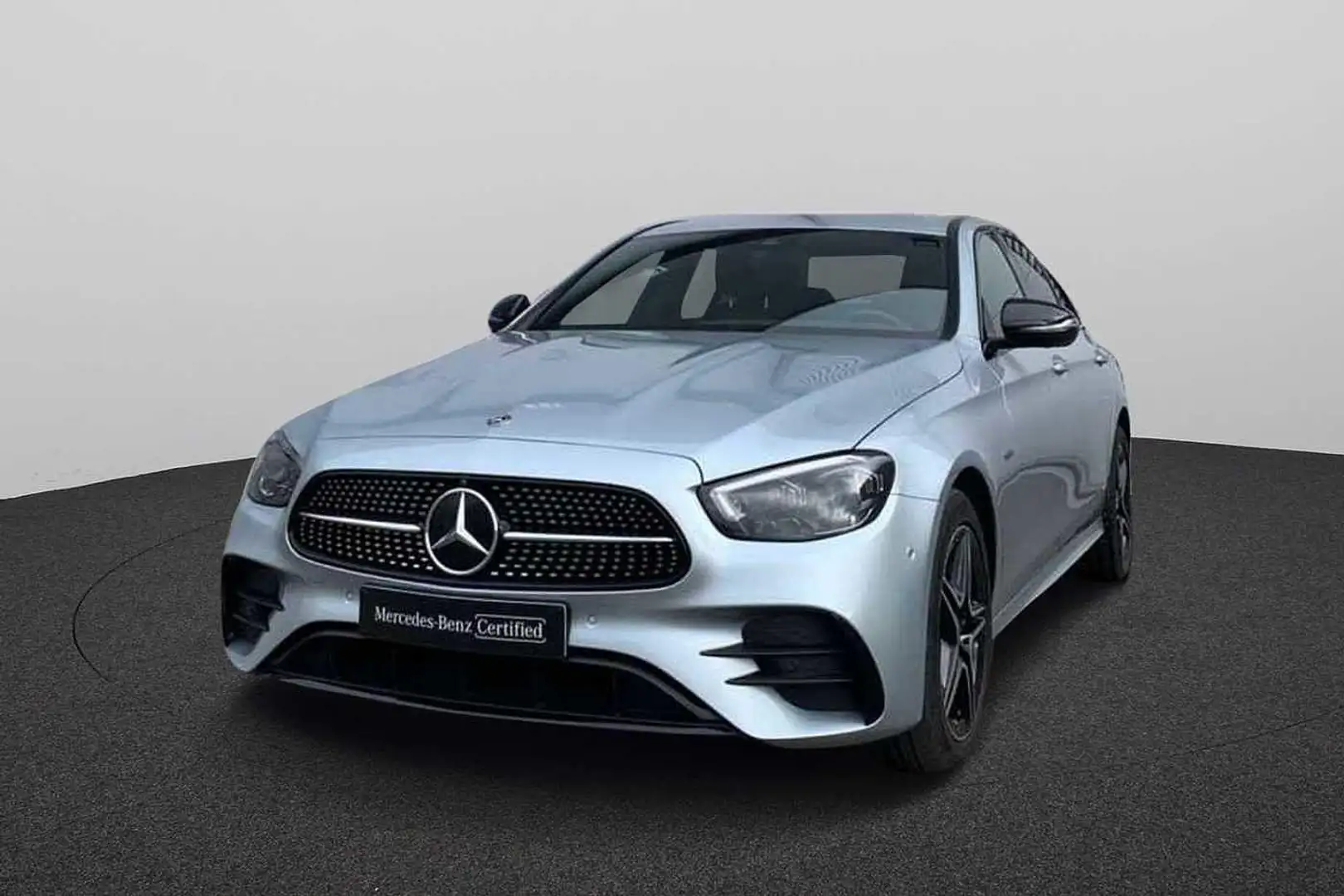 Mercedes-Benz E 300 de Berline AMG LINE | Smartphone Integratie | 360° - 1