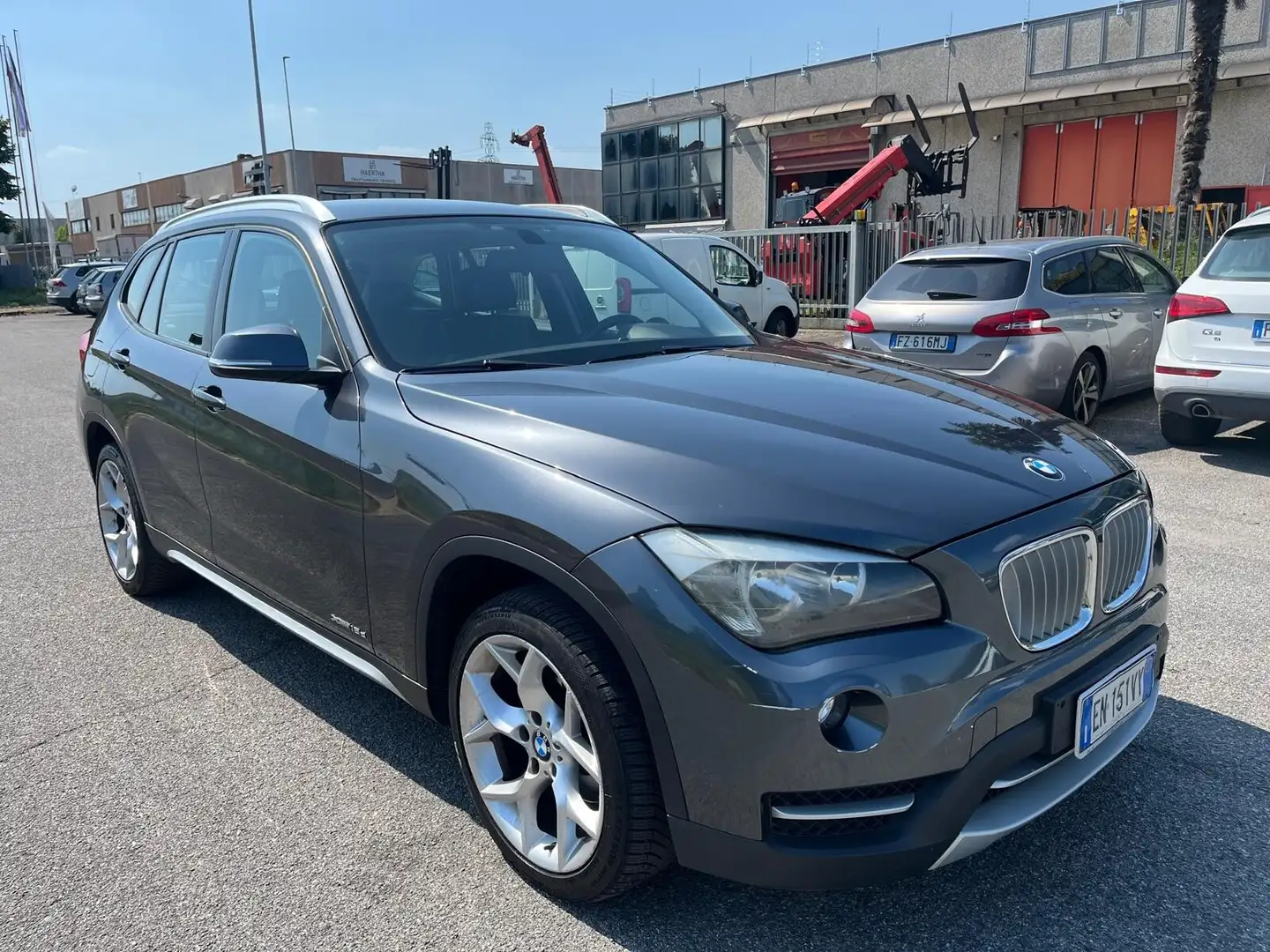 BMW X1 sDrive18d Msport Grijs - 2