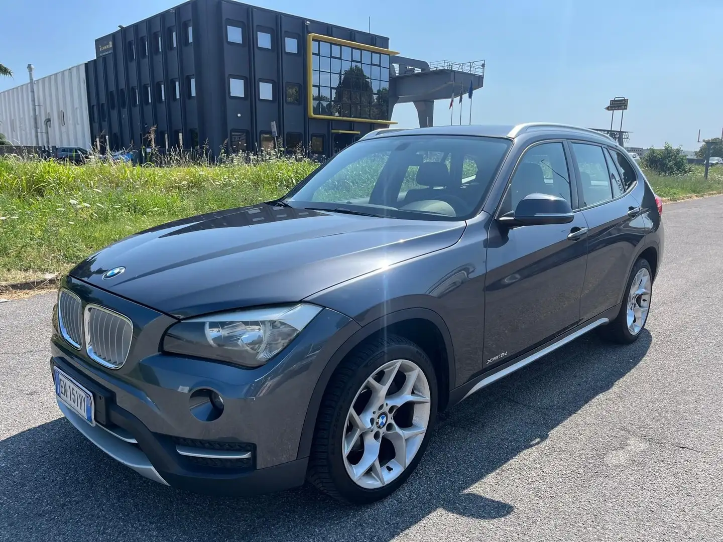 BMW X1 sDrive18d Msport Grijs - 1