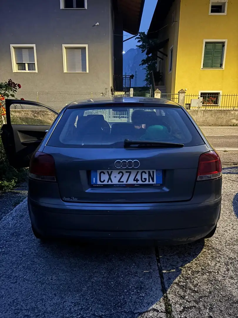Audi A3 Sportback 2.0 tdi Ambiente - 2