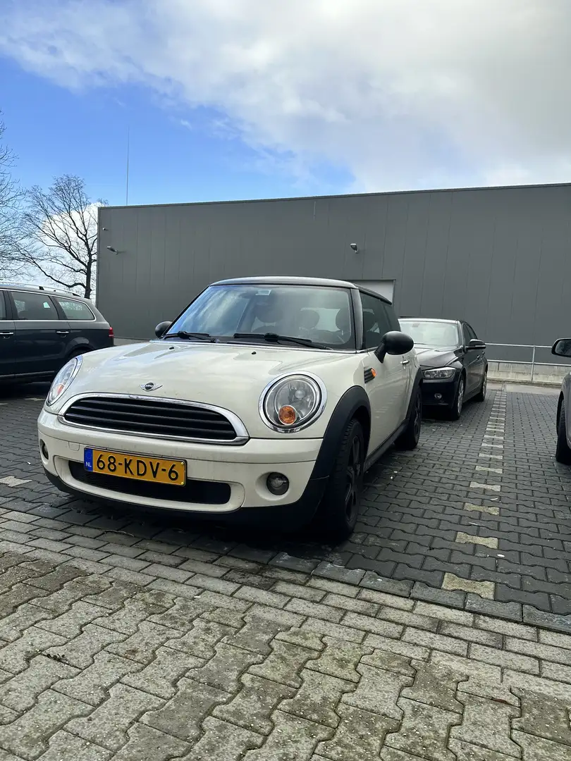 MINI One - 1
