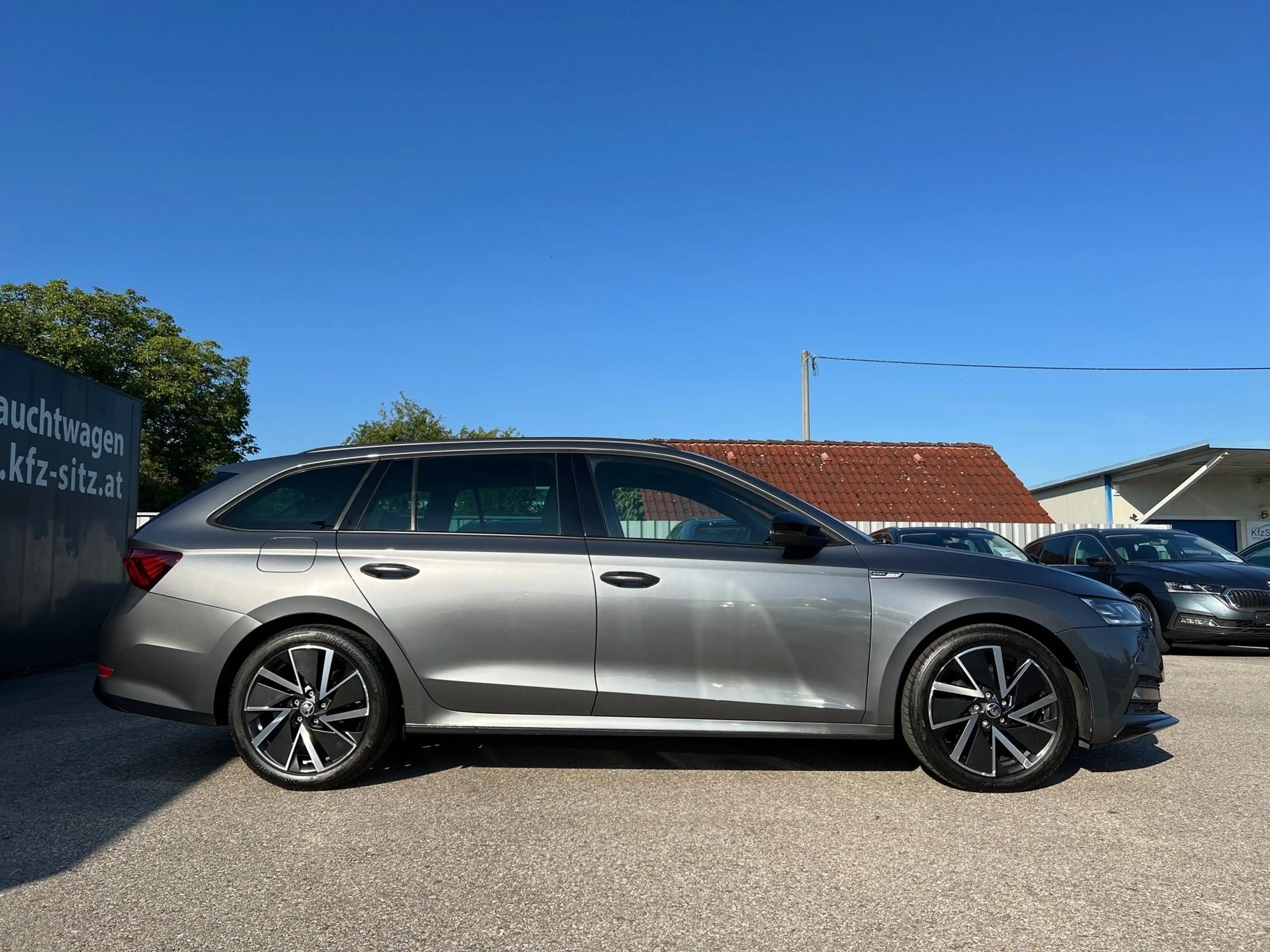 Skoda Octavia Combi 2,0 TDI Sportline DSG | NP: €45.400 — photo 2