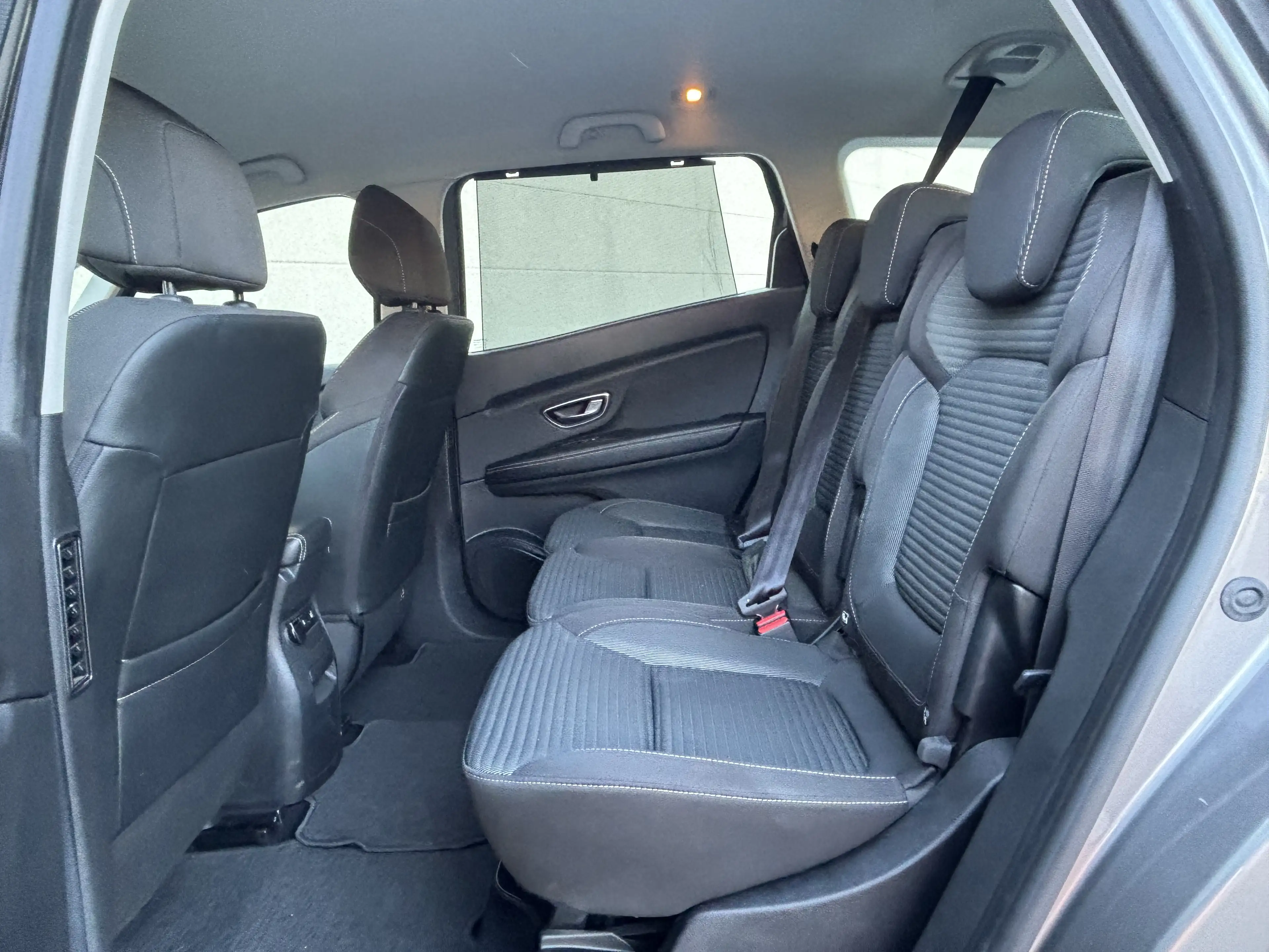 Renault Grand Scenic Grand Scénic 1.33 TCe Intens GPF (EU6.2) — photo 7