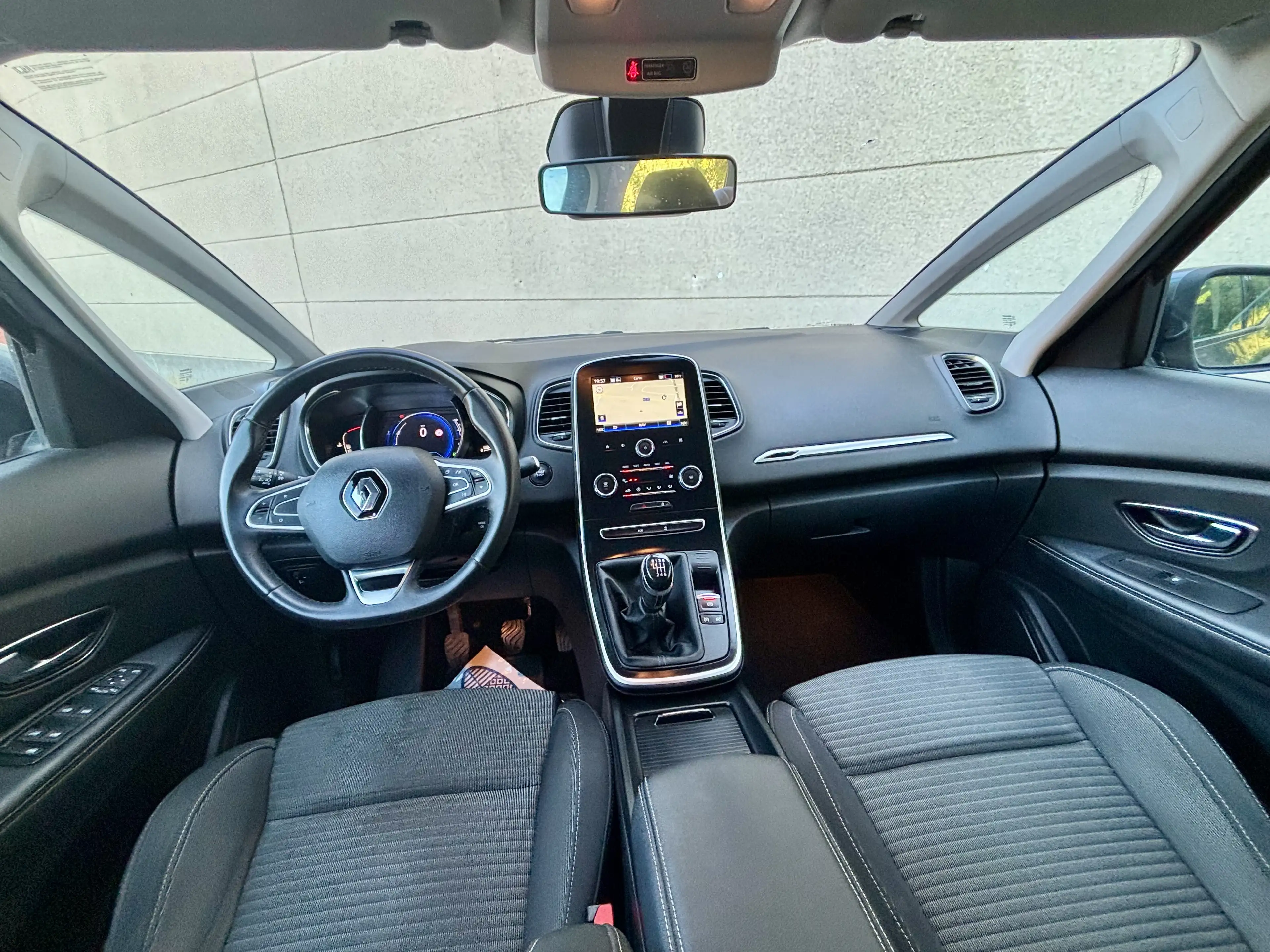 Renault Grand Scenic Grand Scénic 1.33 TCe Intens GPF (EU6.2) — photo 6