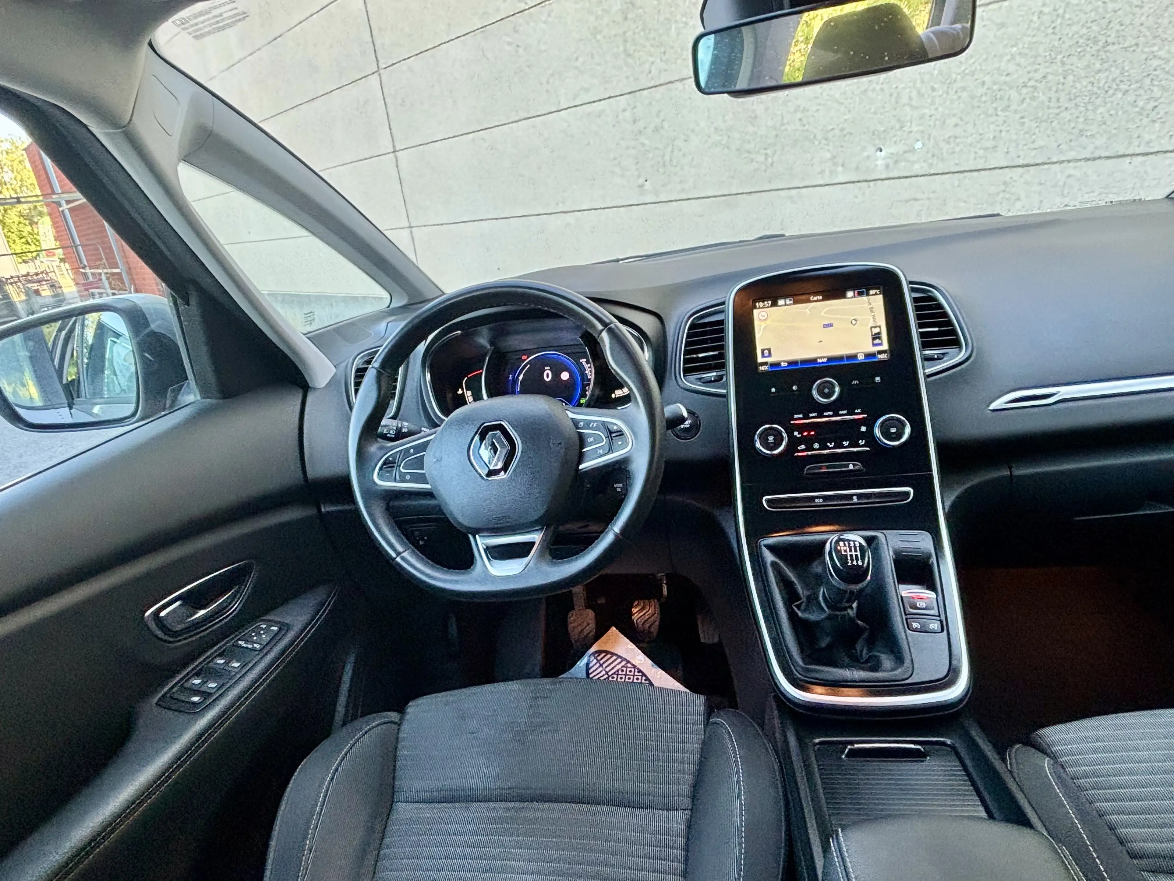 Renault Grand Scenic Grand Scénic 1.33 TCe Intens GPF (EU6.2) — photo 3