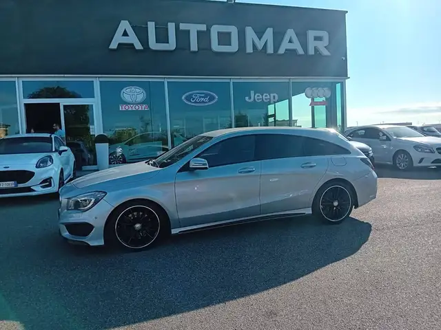 Mercedes-Benz CLA 220 Shooting Brake d Premium Dark Night auto E6