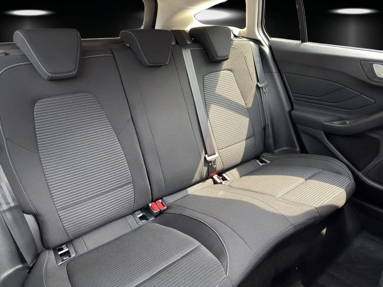 Ford Focus Turnier Active WINTER/EASY-PARK/FAHRERASII 9