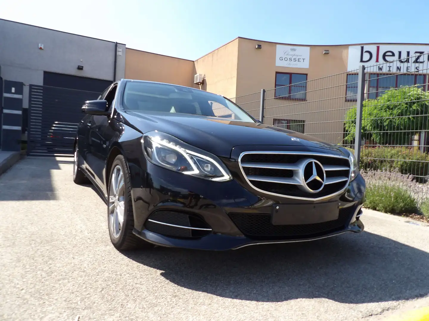 Mercedes-Benz E 220 E 220 BlueTEC 4Matic 7G-TRONIC Edition E Noir - 1
