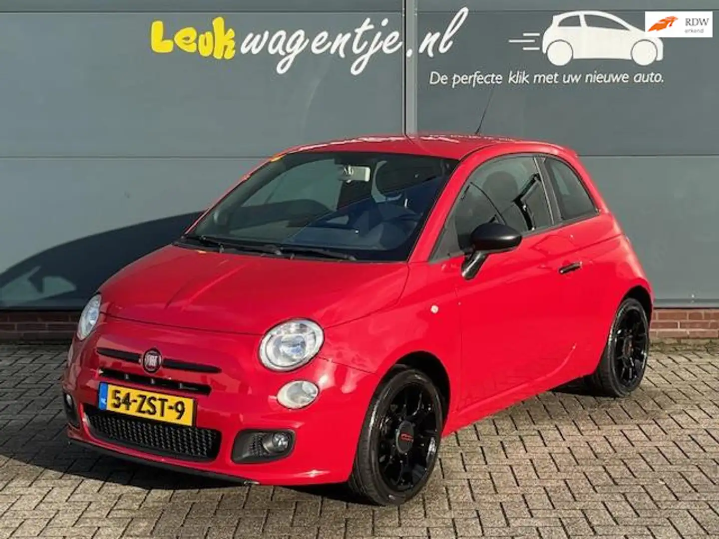 Fiat 500 1.2 Sport *groot scherm met carplay *airco *16 inc Rood - 1