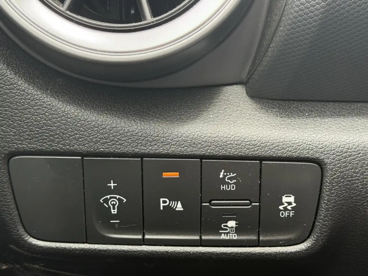 Hyundai KONA photo Hyundai KONA