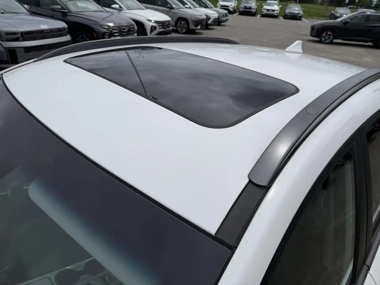 Hyundai KONA photo Hyundai KONA