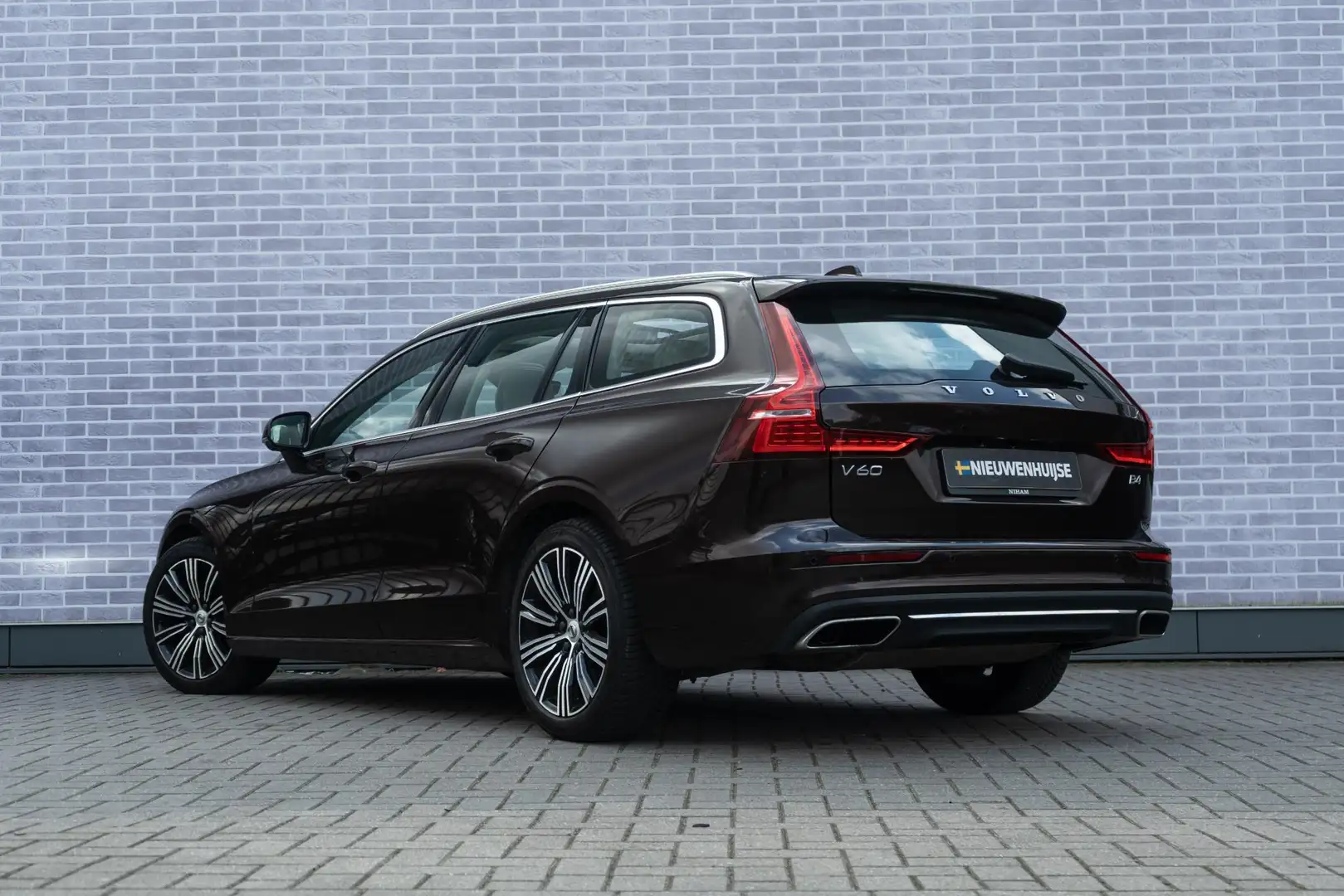 Volvo V60 B4 Inscription | Stuurverwarming | 360 Camera | Sc Marrone - 2