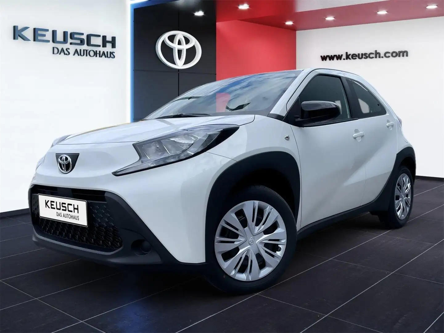 Toyota Aygo X AYGO X 1,0 l Play + Sitzheizung Weiß - 2