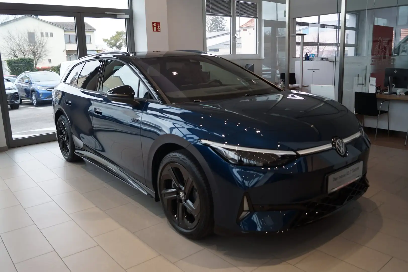 Volkswagen ID.7 Tourer GTX 4MOTION 250 kW Business Blau - 2