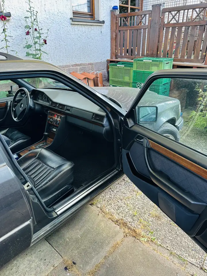 Mercedes-Benz E 300 TE-24, foto 12