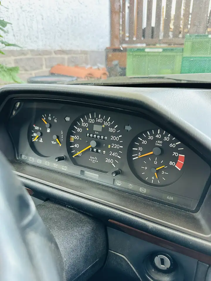 Mercedes-Benz E 300 TE-24, foto 10