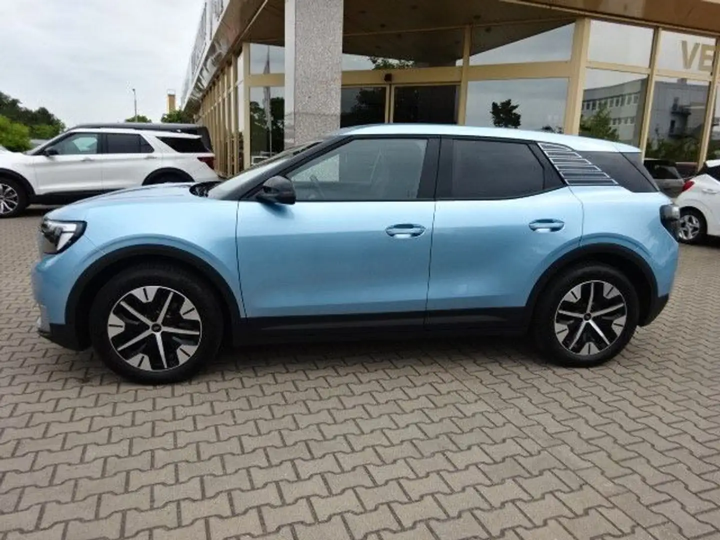 Ford Explorer Extended Range 77kWh RWD AHK Blau - 2