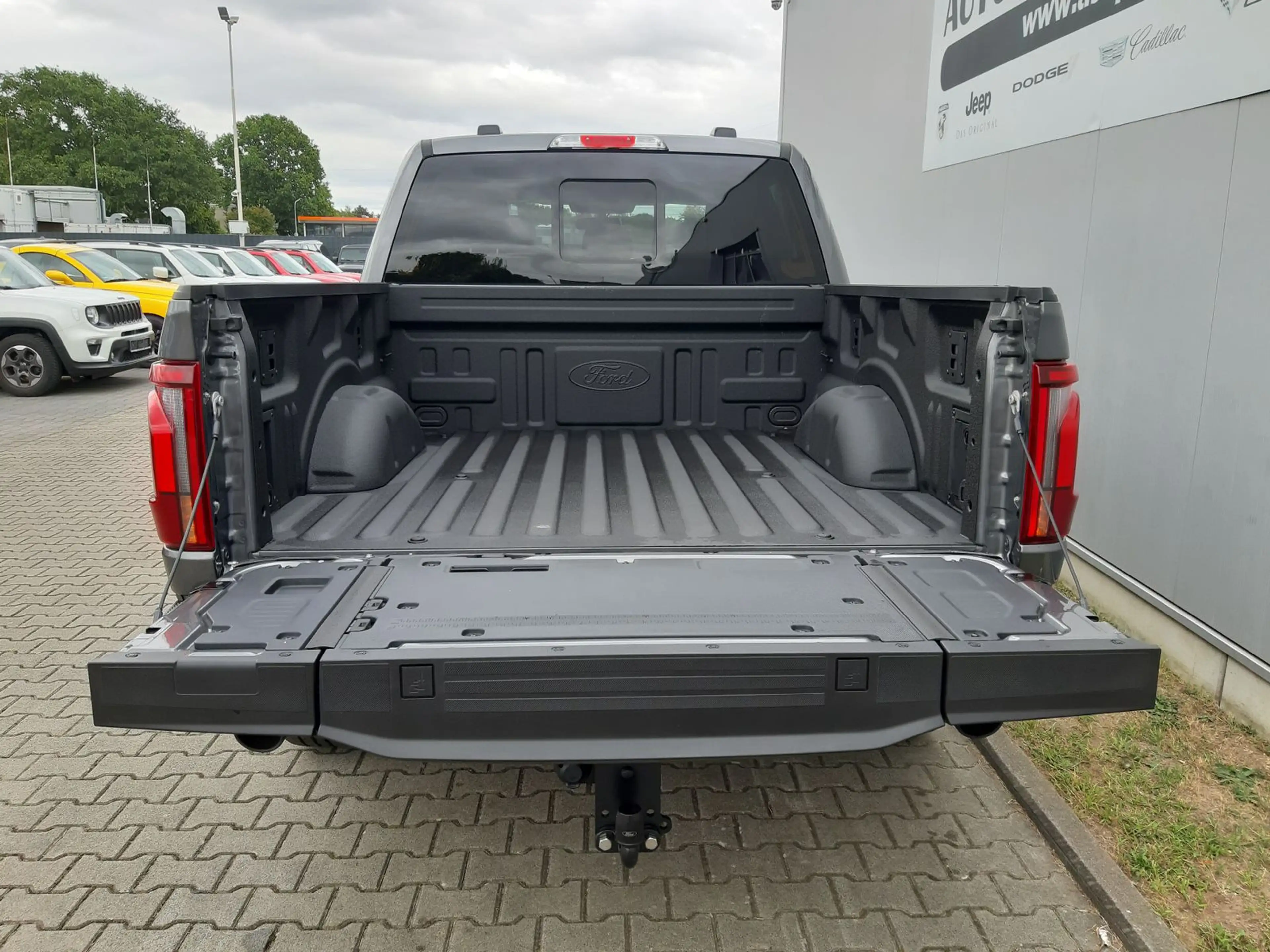 Ford F 150 Lariat Black/inkl. Laderaumabdeckung! — photo 5