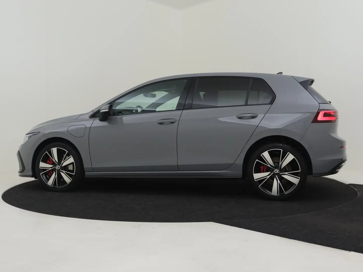 Volkswagen Golf GTE 1.4 eHybrid 245pk | Adaptief cruise control | Navi Grijs - 2