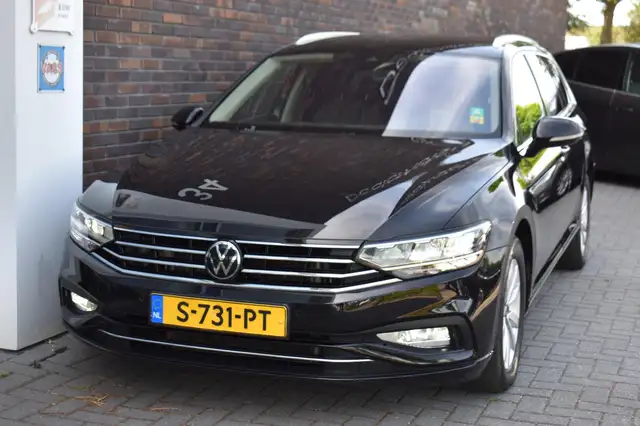 Volkswagen Passat view 15