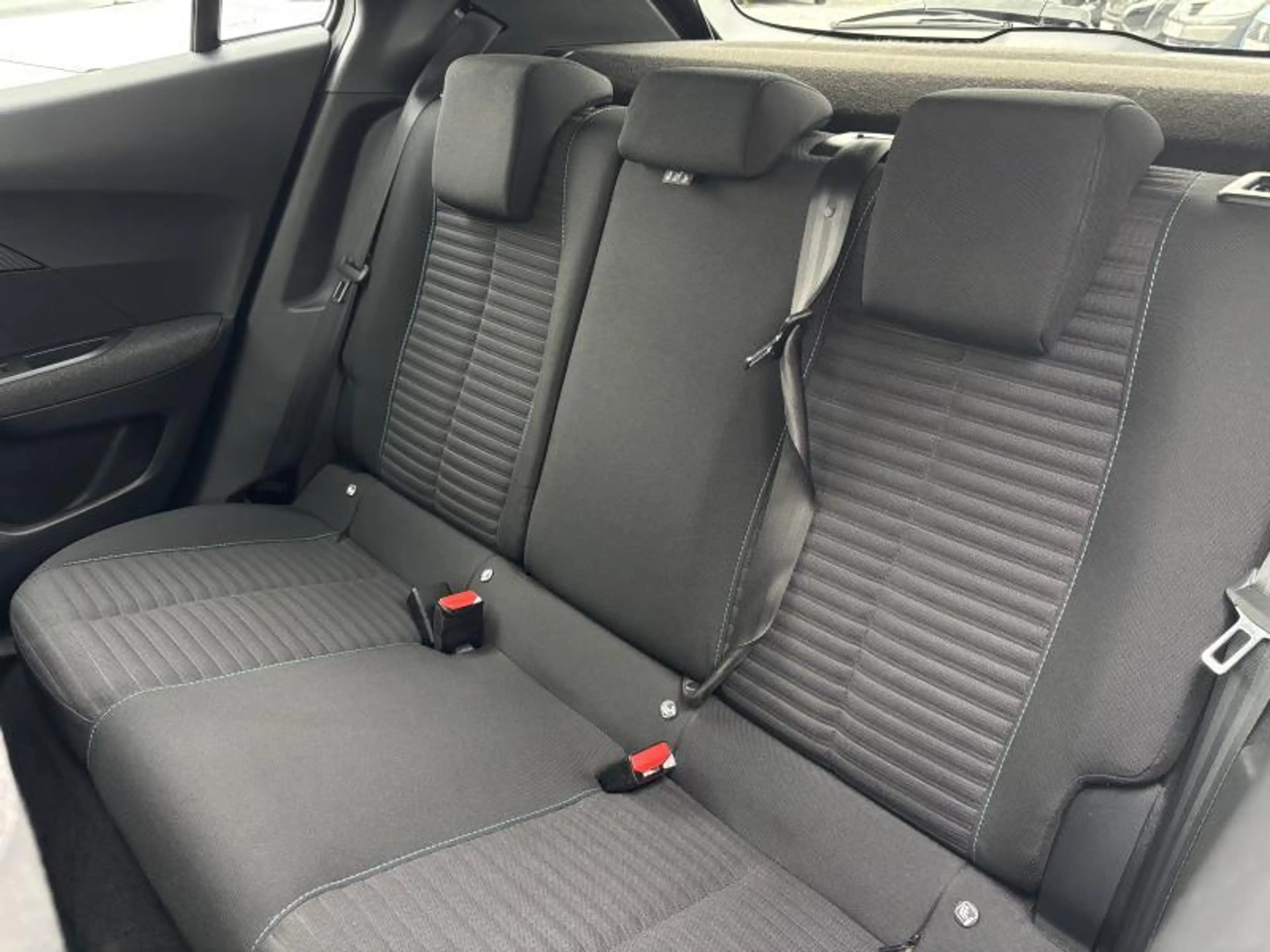 Peugeot 2008 Style — photo 7