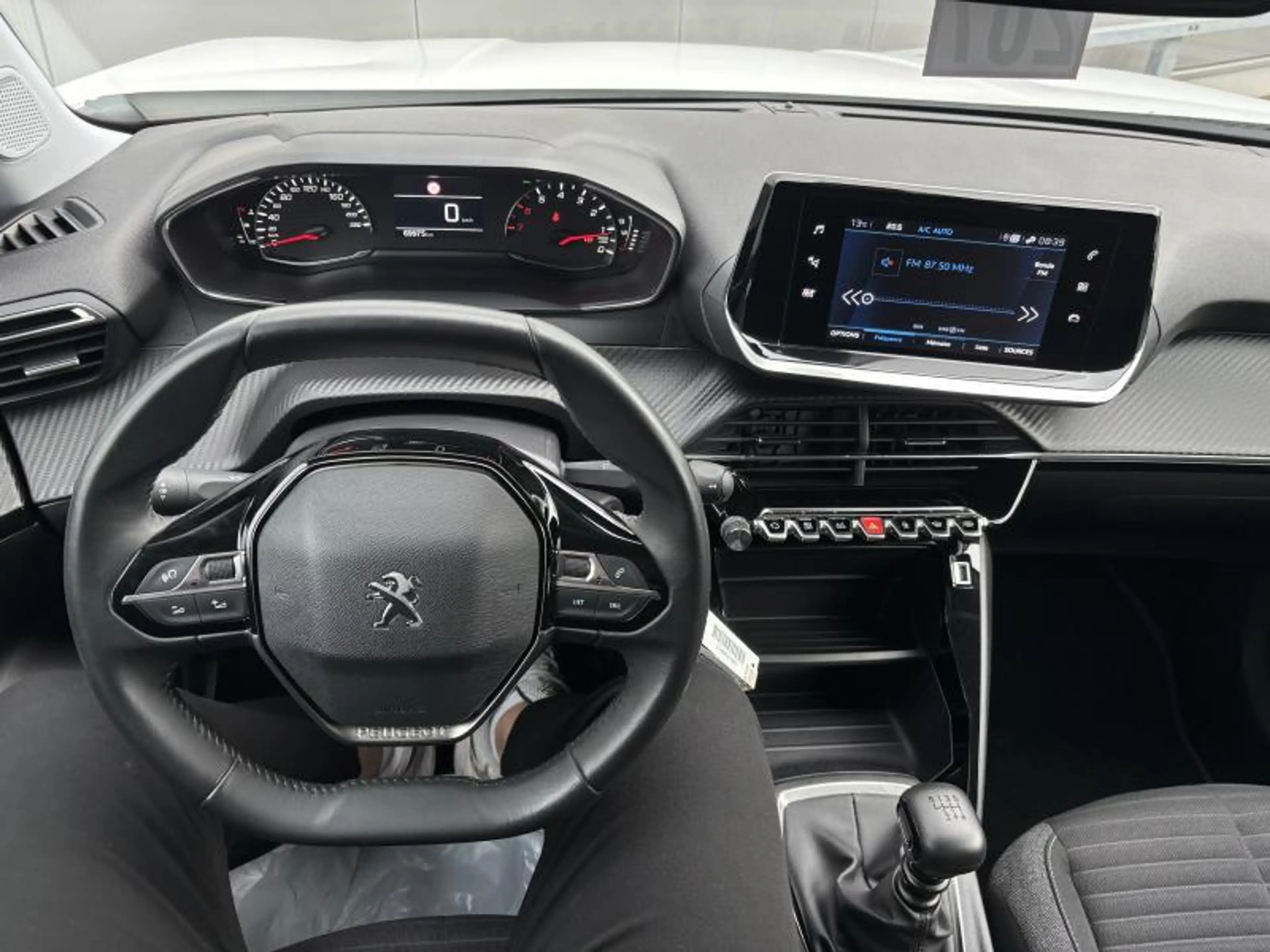 Peugeot 2008 Style — photo 8