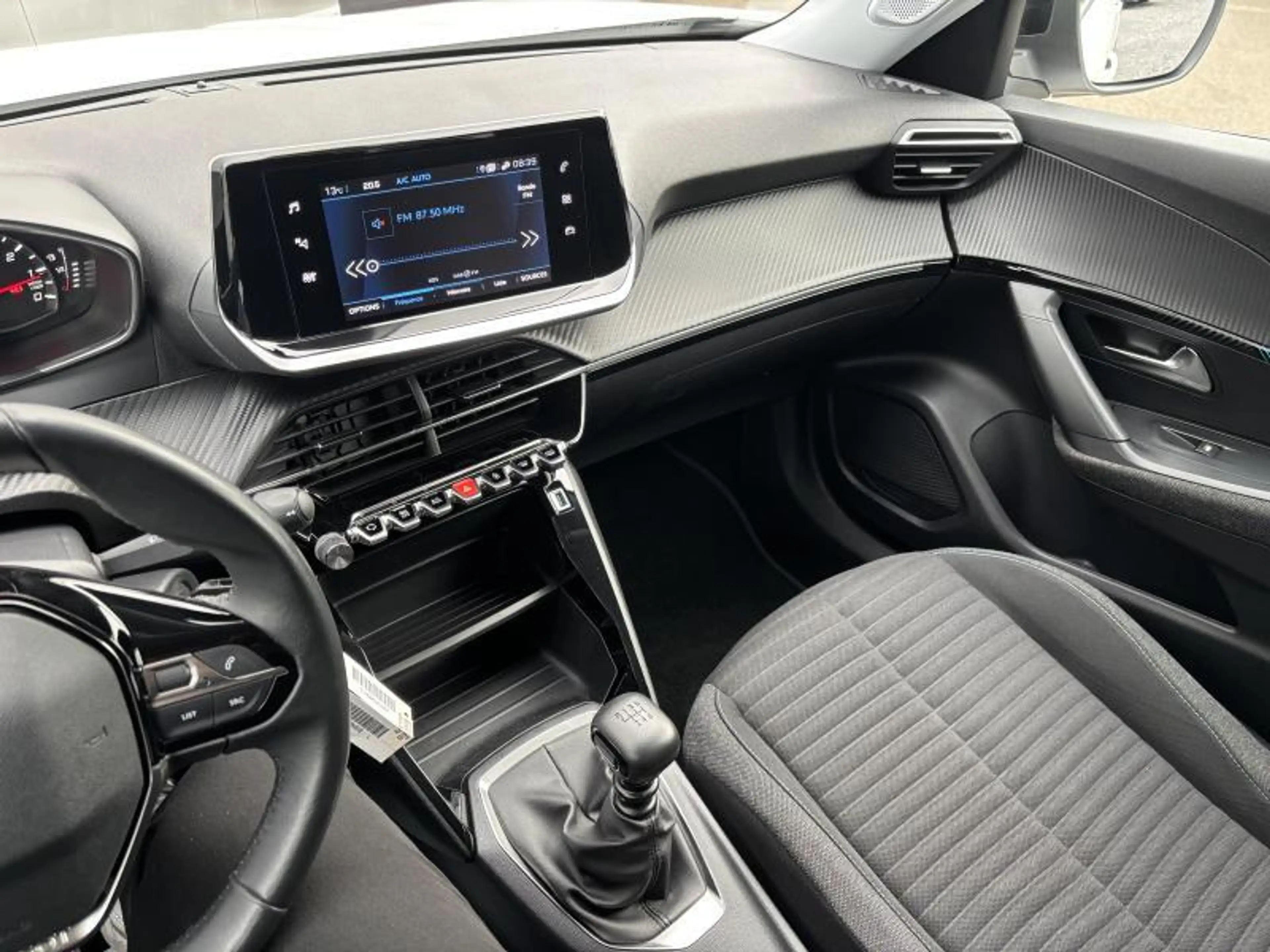 Peugeot 2008 Style — photo 9