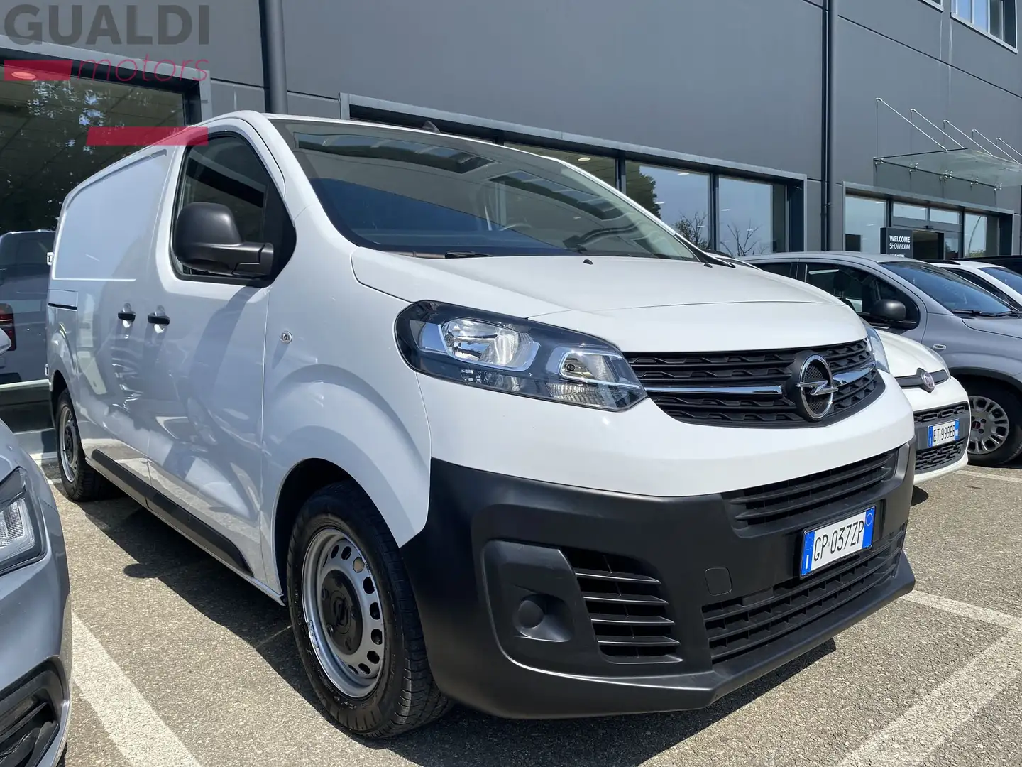Opel Vivaro 1.5 Diesel 120CV S&S PL-TN M Furgone Enjoy Blanc - 2