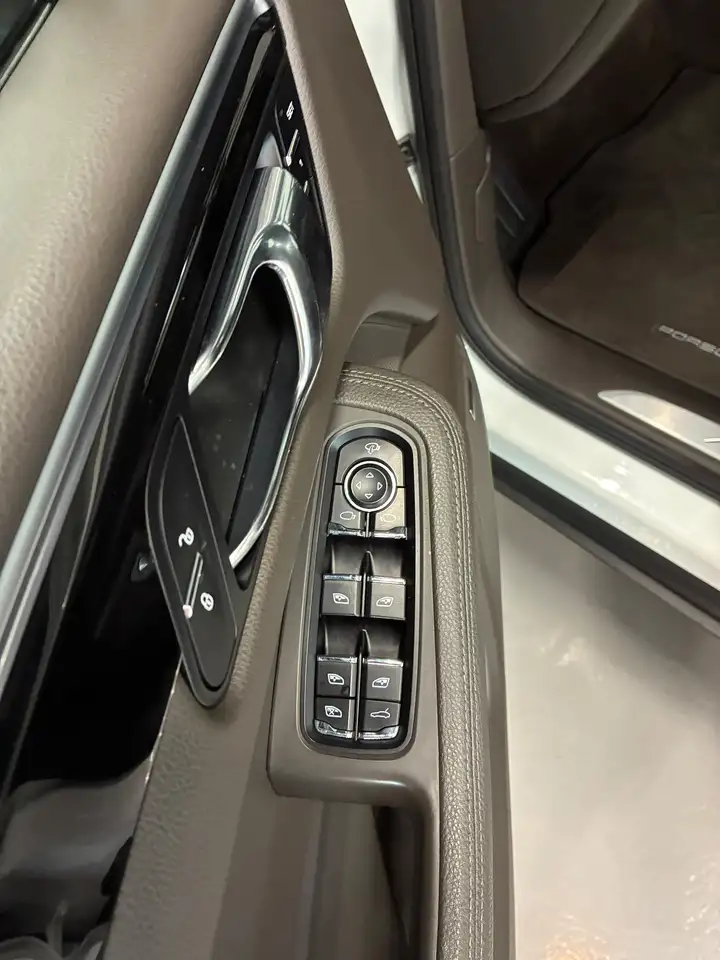Porsche Macan — photo 15 sur 22