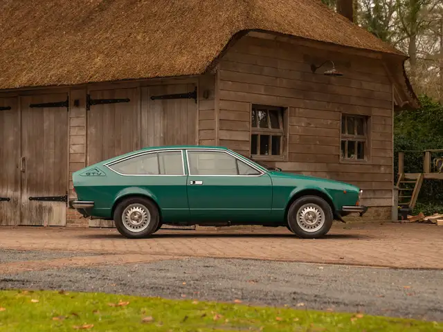 Alfa Romeo Alfetta GTV 2000