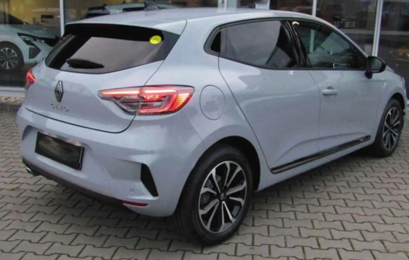 Renault Clio TCe 100 CV GPL 5 porte Techno Grijs - 2