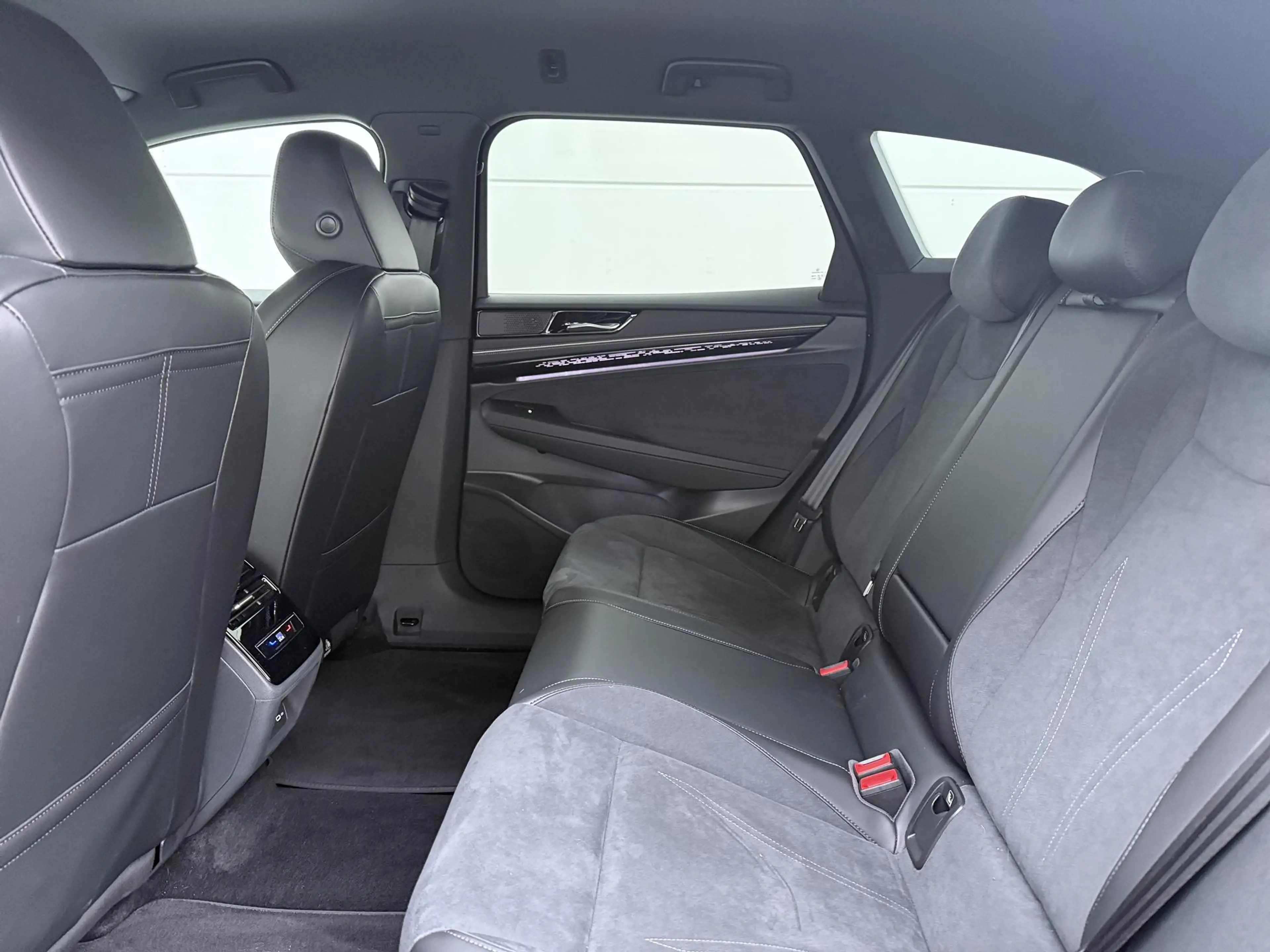 Volkswagen ID.7 Tourer Pro S 86 kWh | Trekhaak | Warmtepomp | Head — photo 7