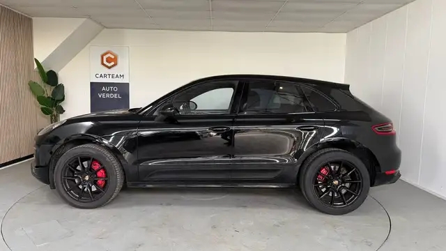 Porsche Macan view 5