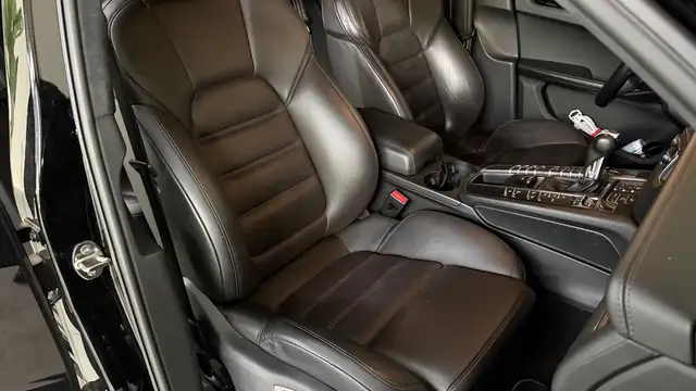 Porsche Macan view 16