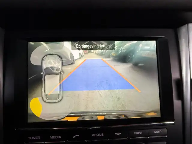 Porsche Macan view 24