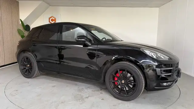 Porsche Macan view 10