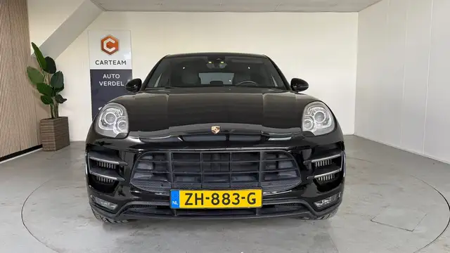 Porsche Macan view 6