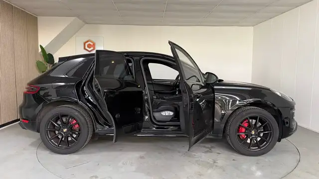 Porsche Macan view 9