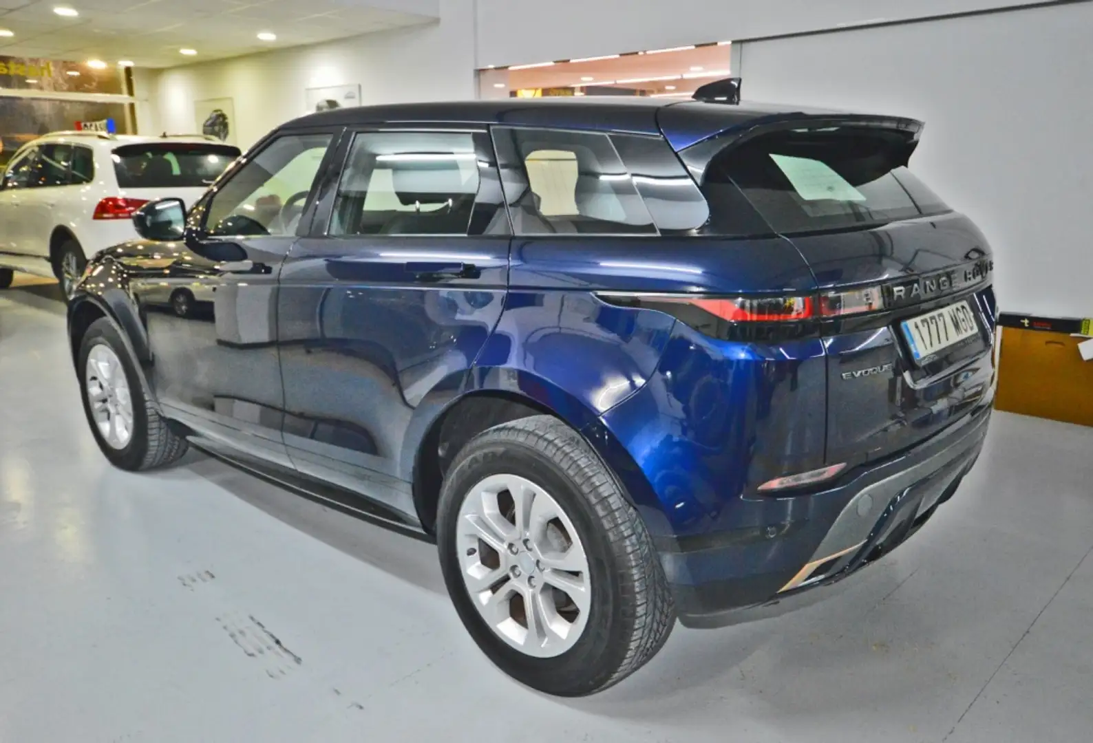 Land Rover Range Rover Evoque 2.0D I4 MHEV Dynamic HSE AWD Aut. 163 Blau - 2
