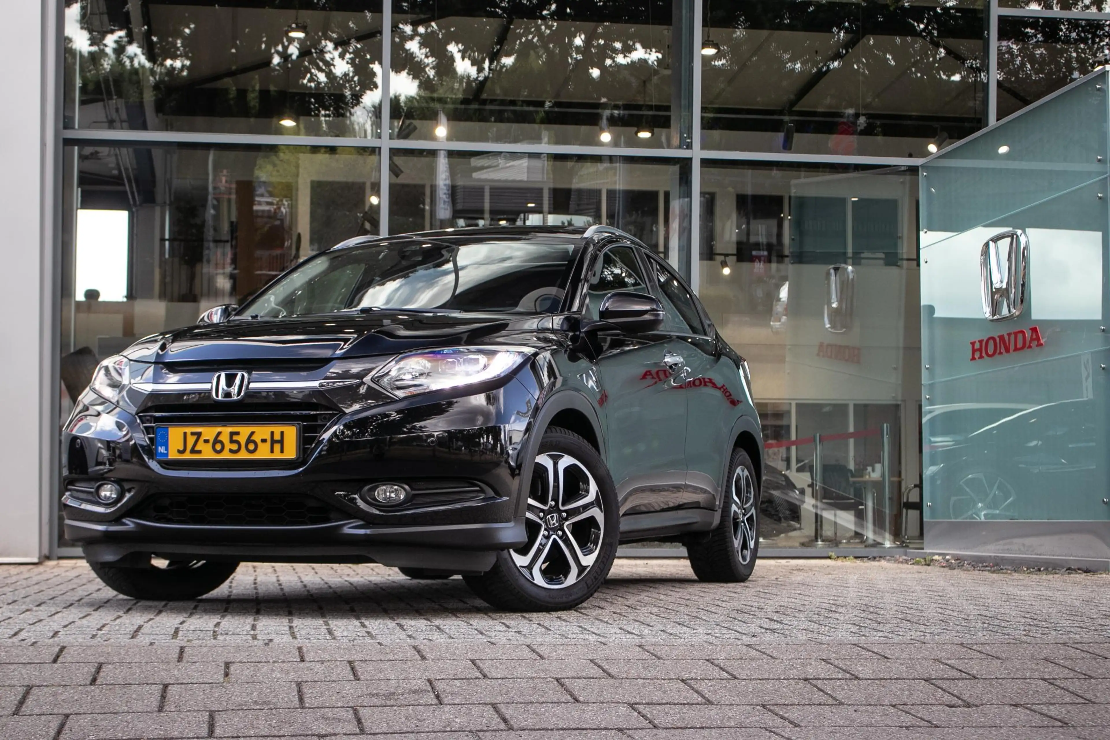 Honda HR-V 1.5 i-VTEC Executive - Dealer onderhouden | Navi | — photo 14