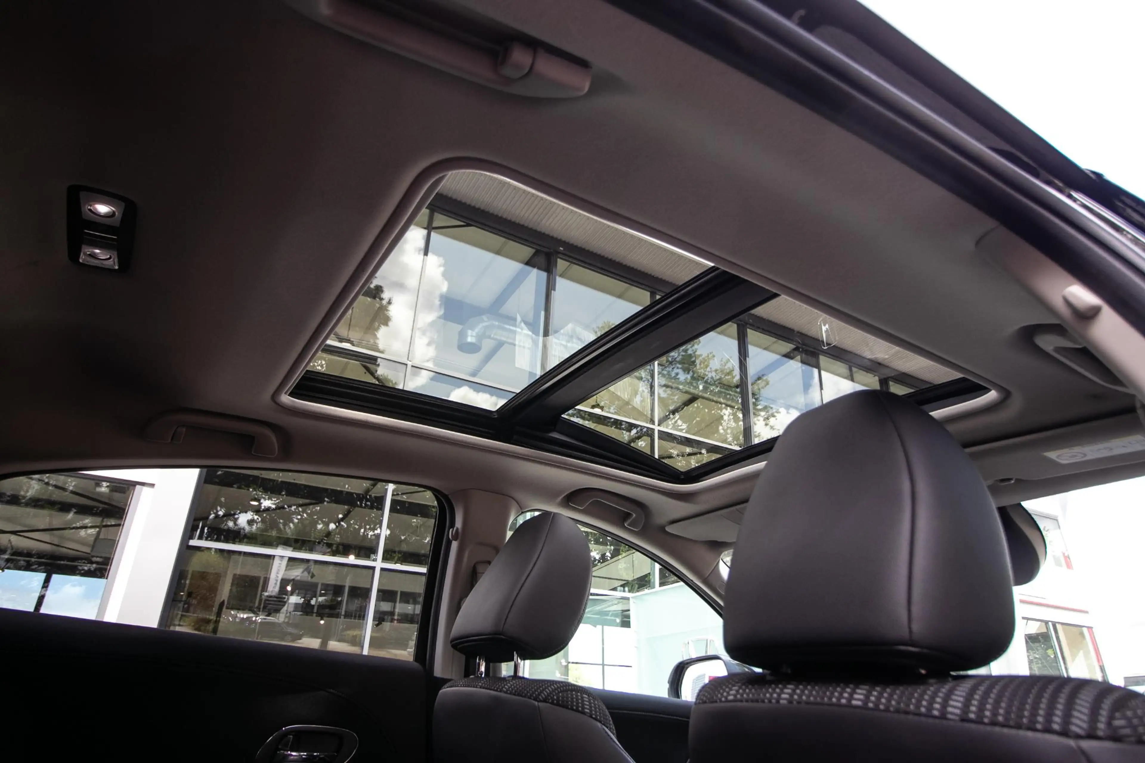 Honda HR-V 1.5 i-VTEC Executive - Dealer onderhouden | Navi | — photo 9